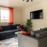 - Center - Modern *