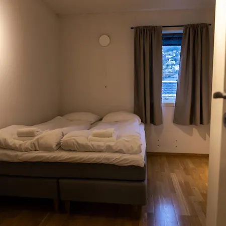 - Center - Modern *