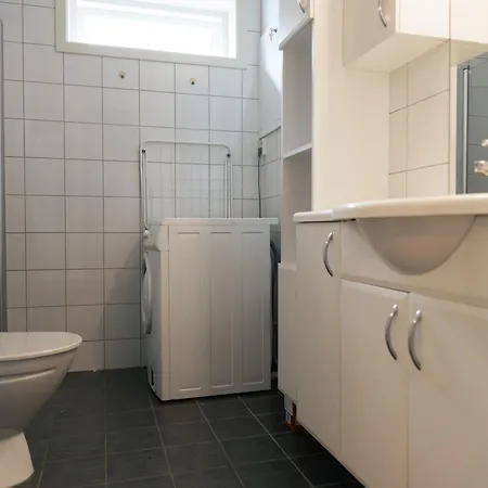 - Center - Modern Appartement Stryn
