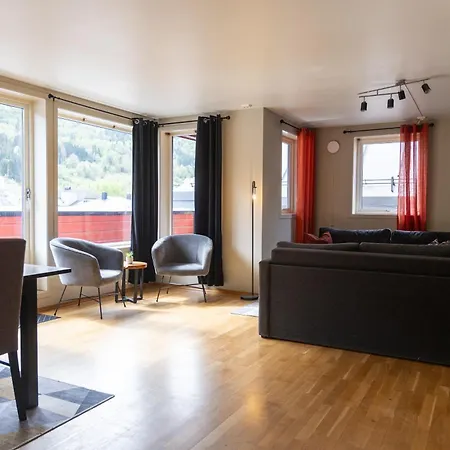 - Center - Modern