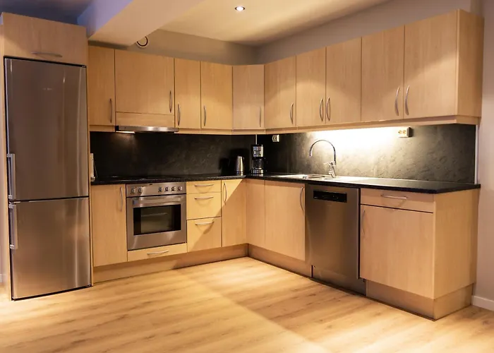 - Center - Modern Stryn