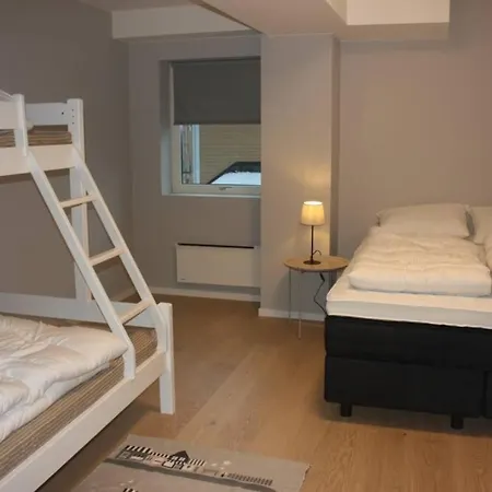 - Center - Modern Stryn