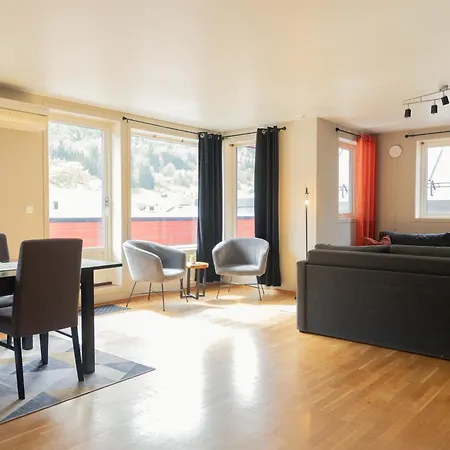 Apartment - Center - Modern Stryn